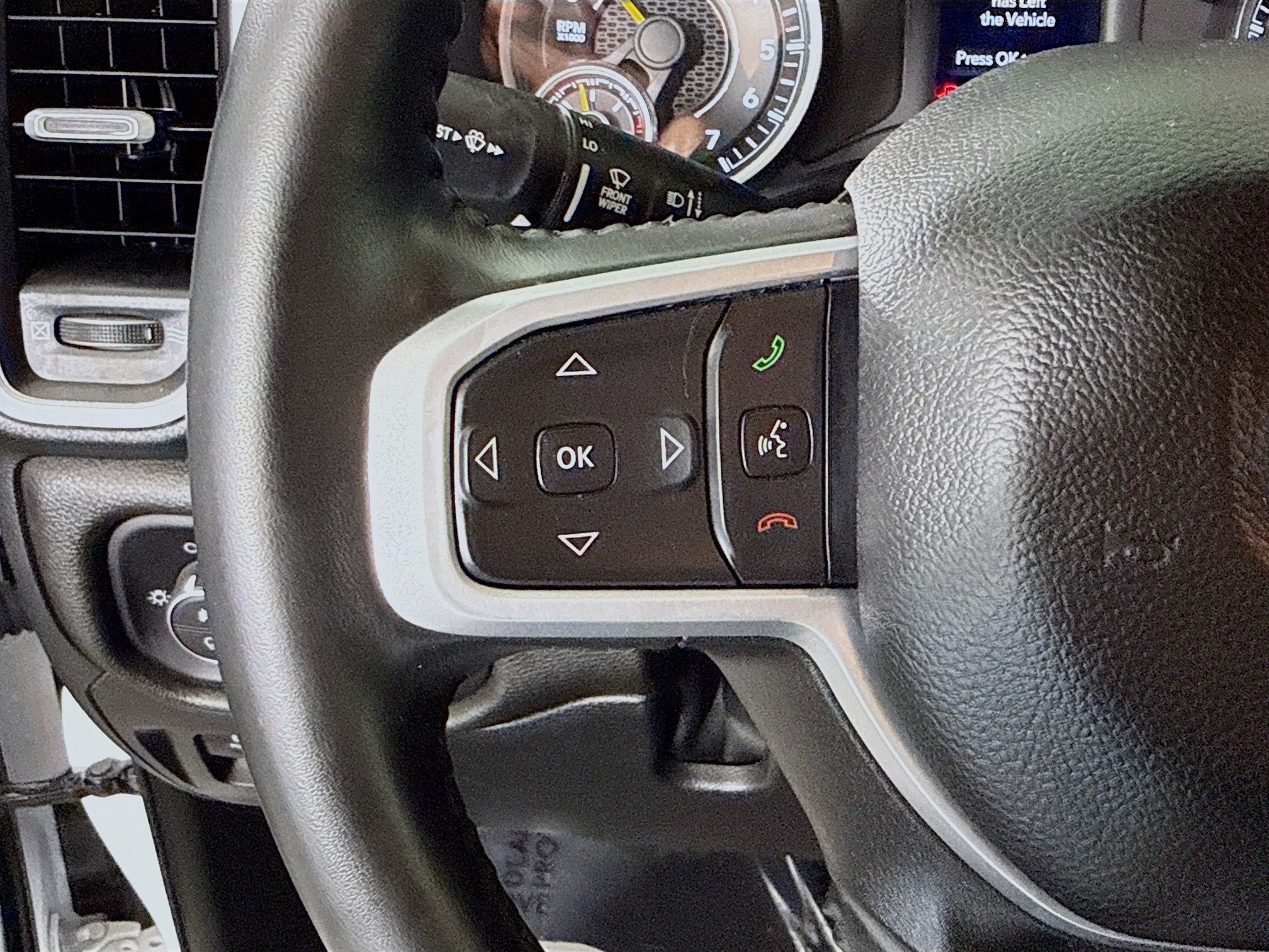Used 2022 RAM 1500 Big Horn AWD/4WD image 14
