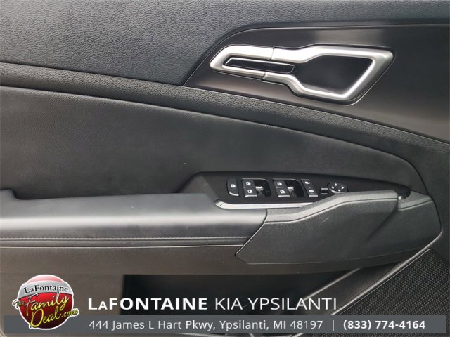 Certified 2025 Kia Sportage EX image 12