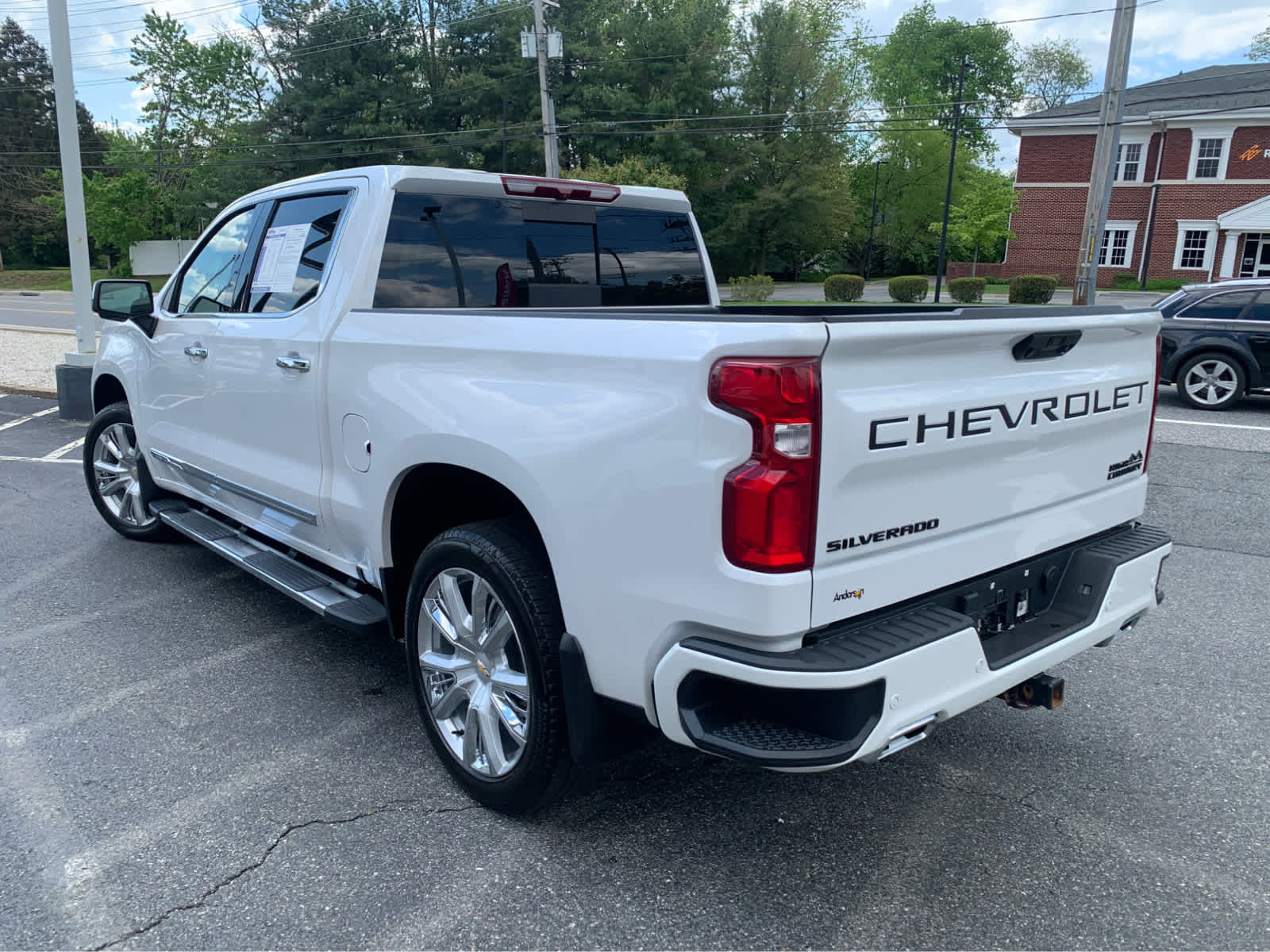Used 2024 Chevrolet Silverado 1500 High Country w/ High Country Premium Package AWD/4WD image 4