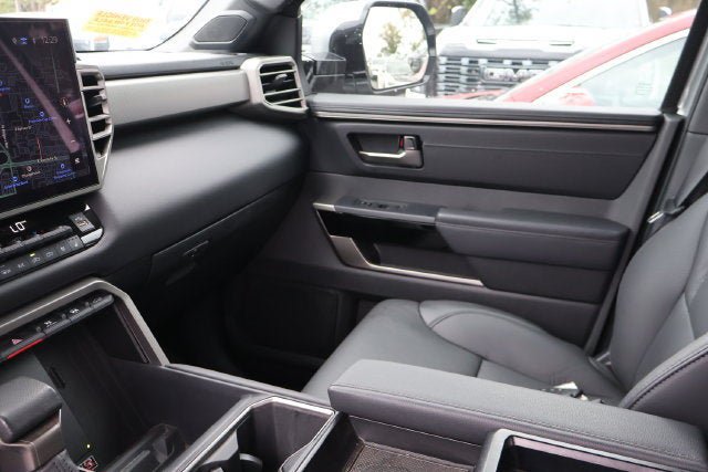 Used 2025 Toyota Tundra Limited AWD/4WD image 30