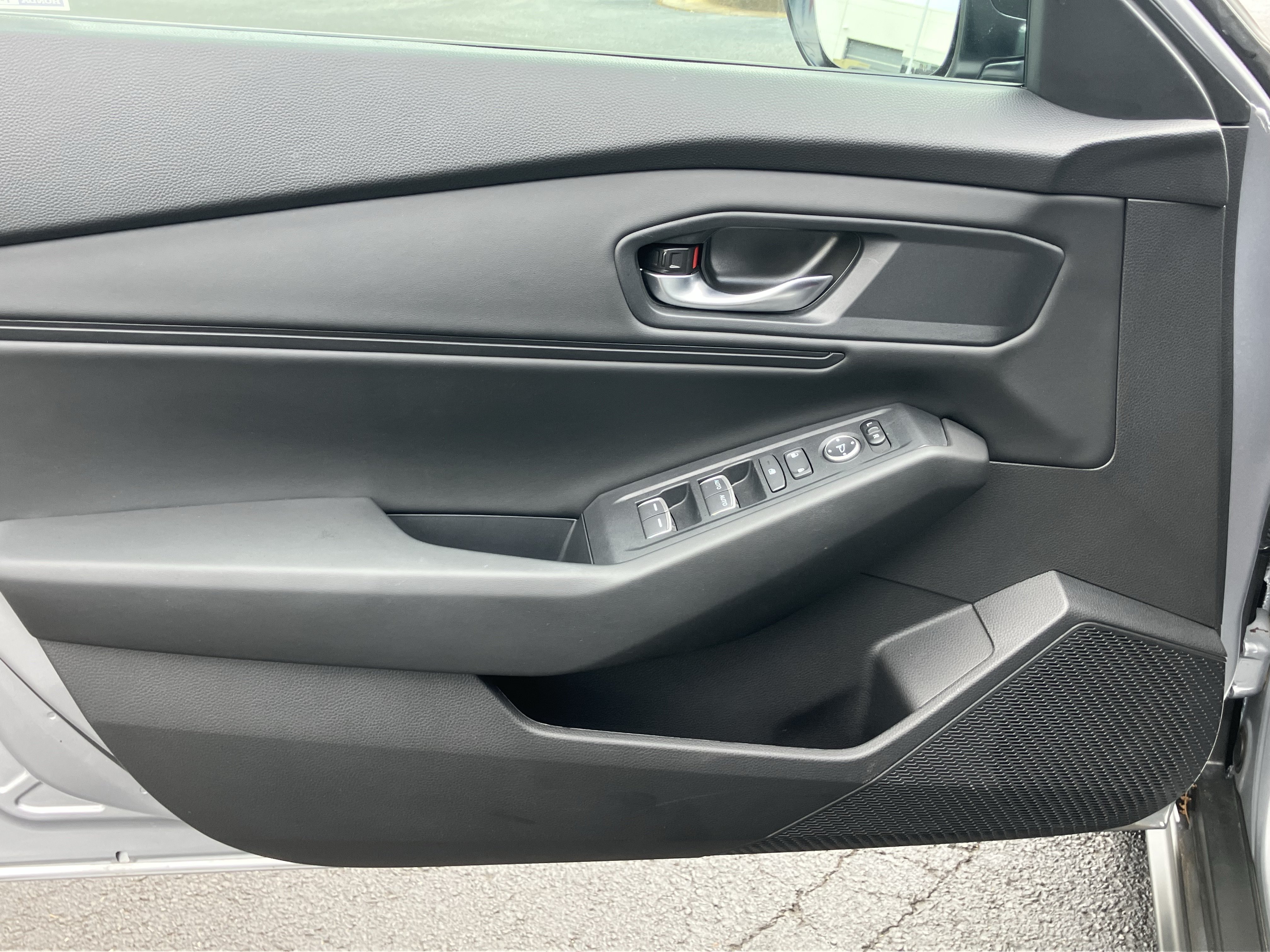 Used 2025 Honda Accord SE image 14