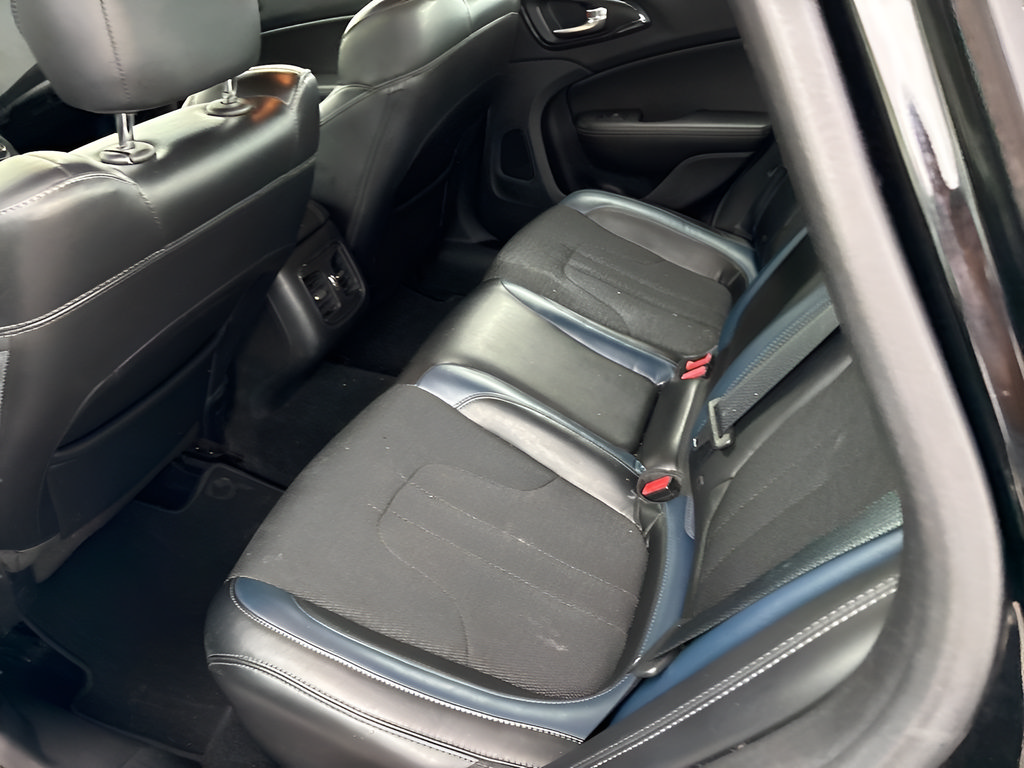 Used 2016 Chrysler 200 S w/ Comfort Group FWD image 6
