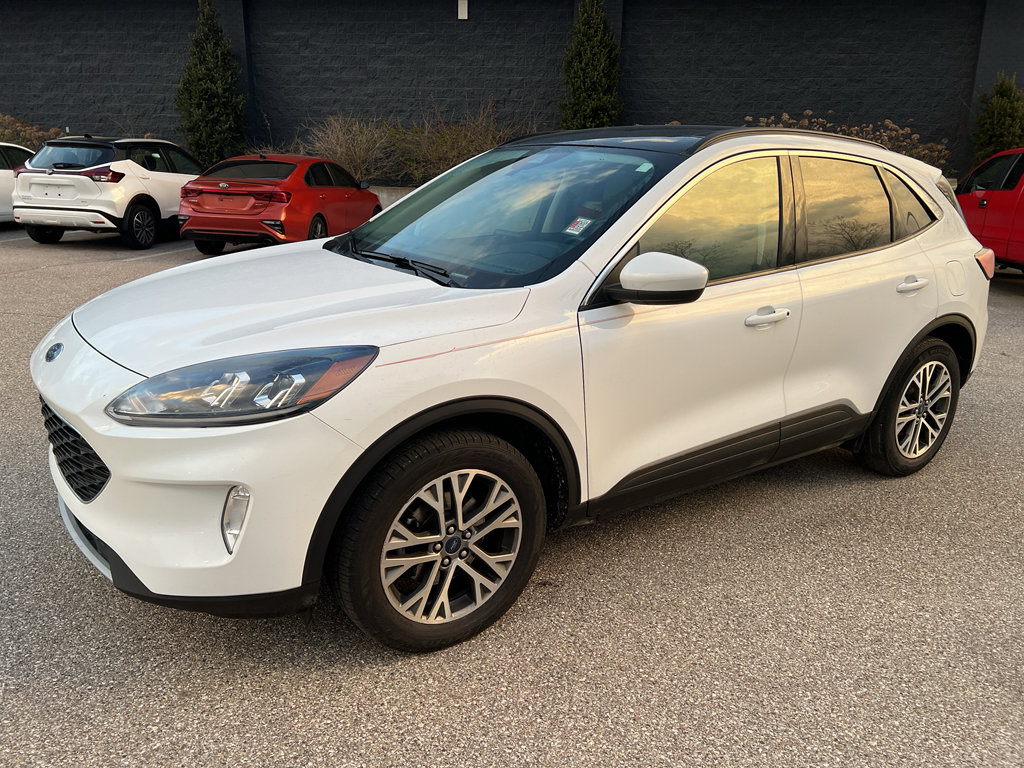 Used 2022 Ford Escape SEL image 3
