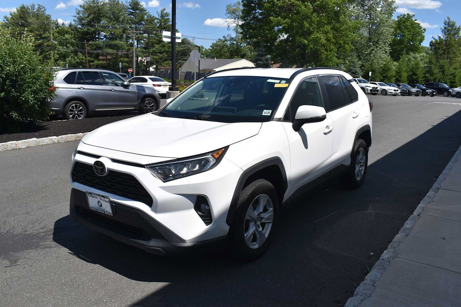 Used 2021 Toyota RAV4 XLE AWD/4WD image 3