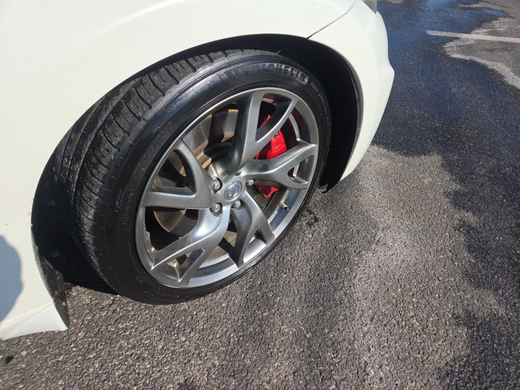 Used 2016 Nissan 370Z w/ Sport Package image 9