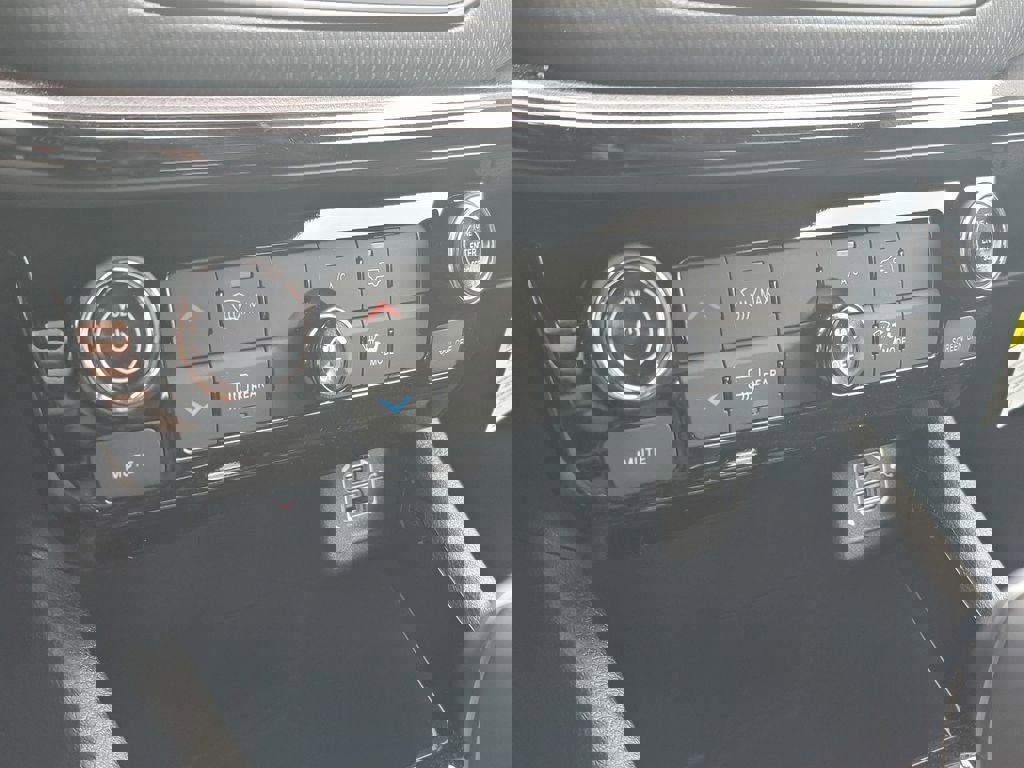 New 2026 Jeep Compass Latitude image 17