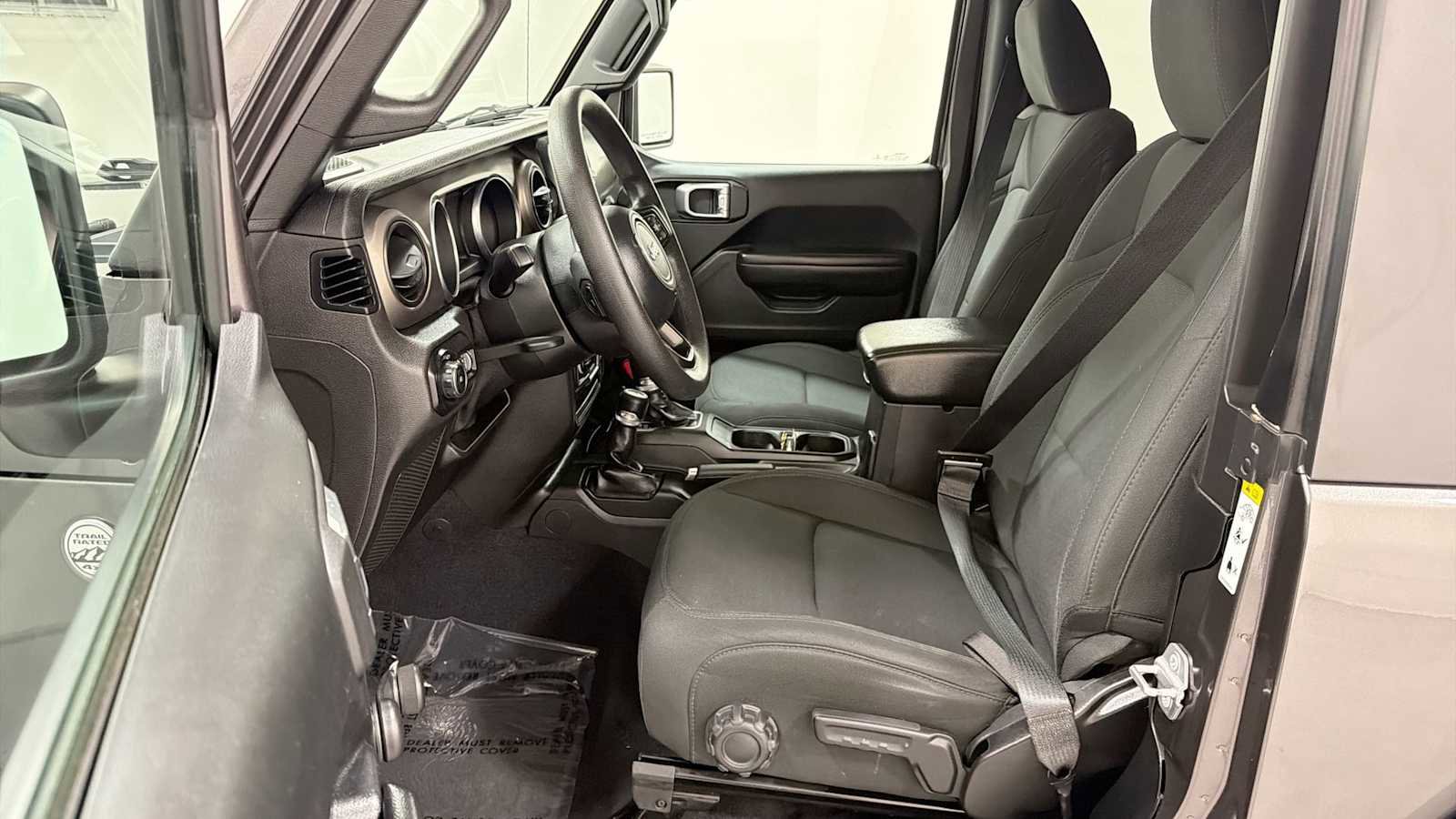 Used 2018 Jeep Wrangler Sport AWD/4WD image 13