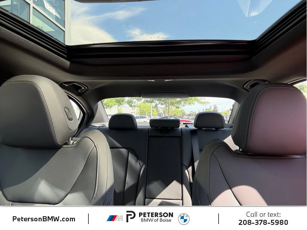 New 2026 BMW 330i xDrive Sedan w/ Premium Package AWD/4WD image 33