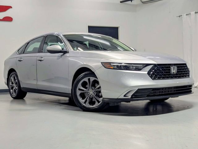 Used 2023 Honda Accord EX image 2