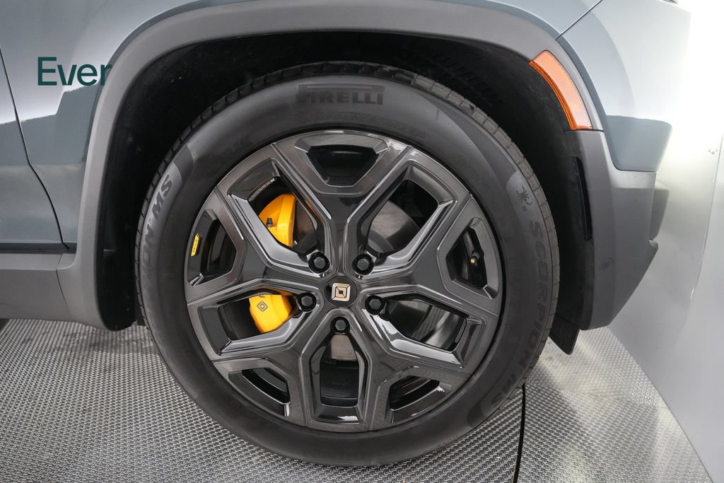 Used 2025 Rivian R1T Premium Tri AWD/4WD image 19