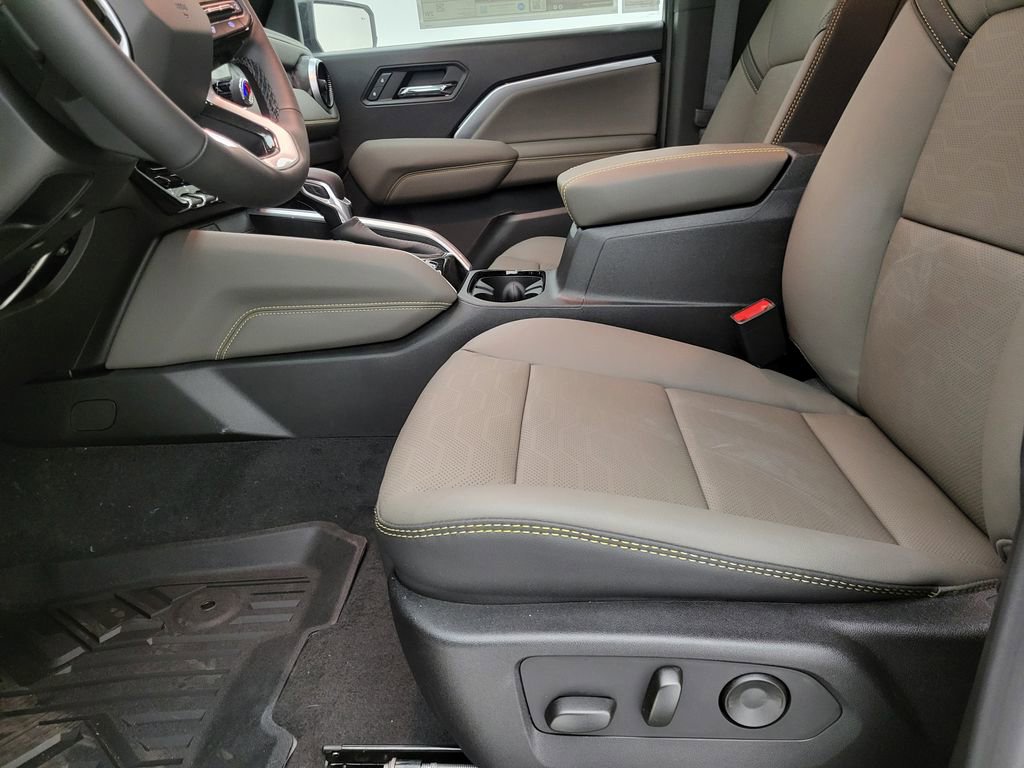 New 2026 Chevrolet Colorado ZR2 w/ Technology Package image 3