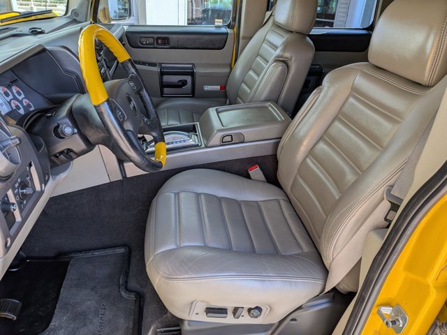 Used 2004 HUMMER H2 w/ Preferred Equipment Group image 14