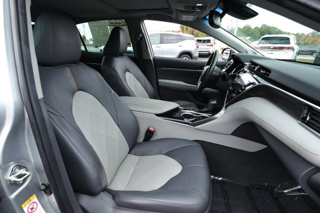 Used 2018 Toyota Camry XLE w/ Audio Package FWD image 30