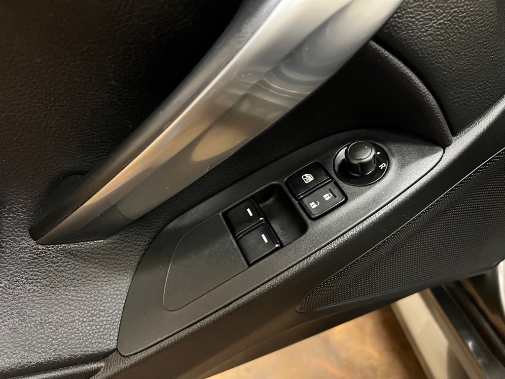 Used 2017 FIAT 124 Spider Classica RWD image 37
