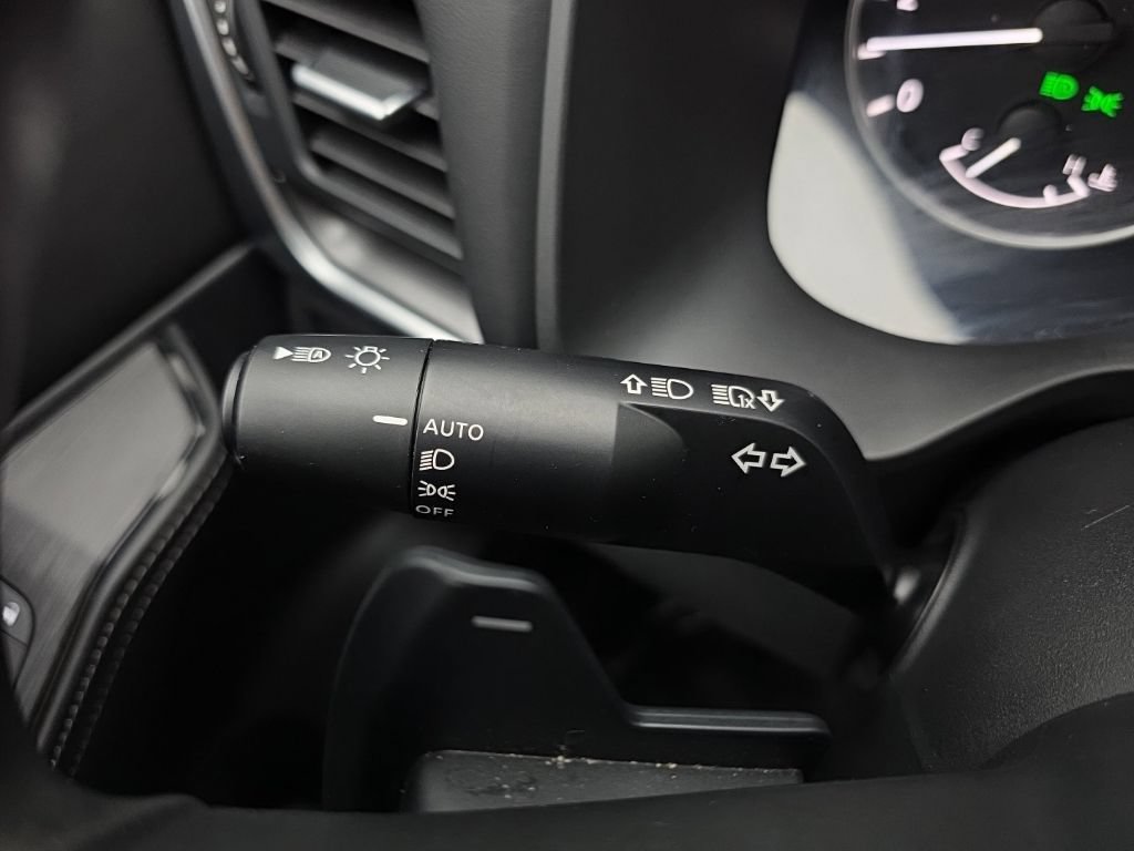 Used 2024 Nissan Rogue SV AWD/4WD image 26