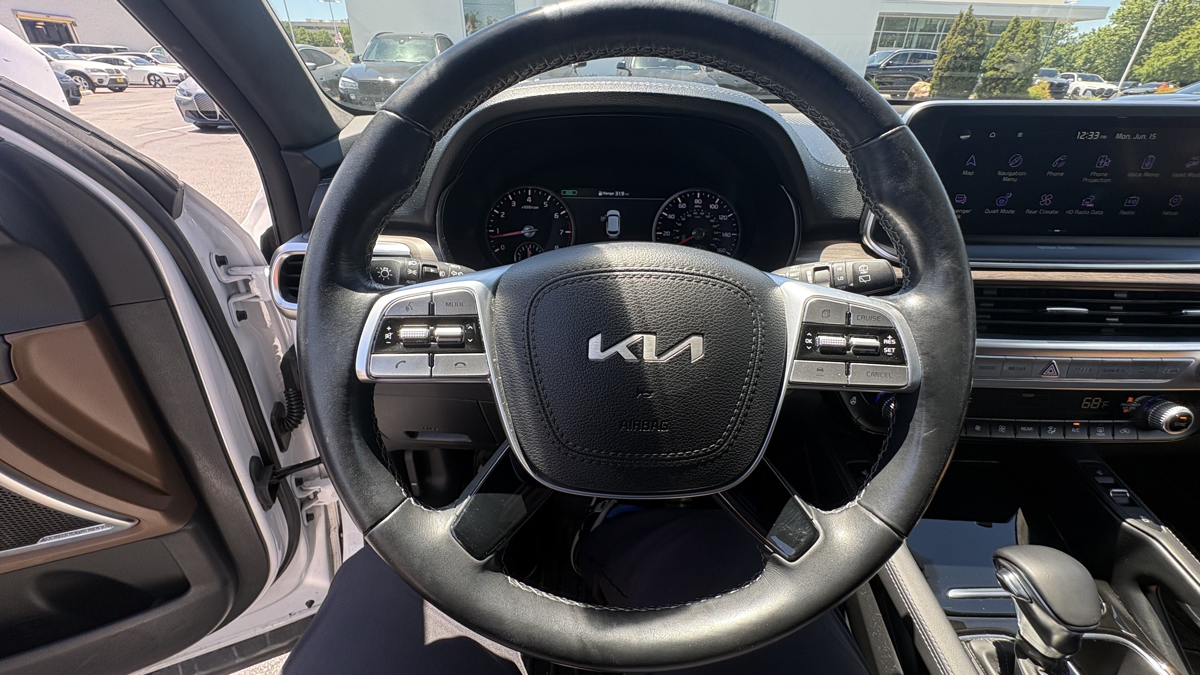 Used 2022 Kia Telluride SX w/ SX Prestige Package AWD/4WD image 19