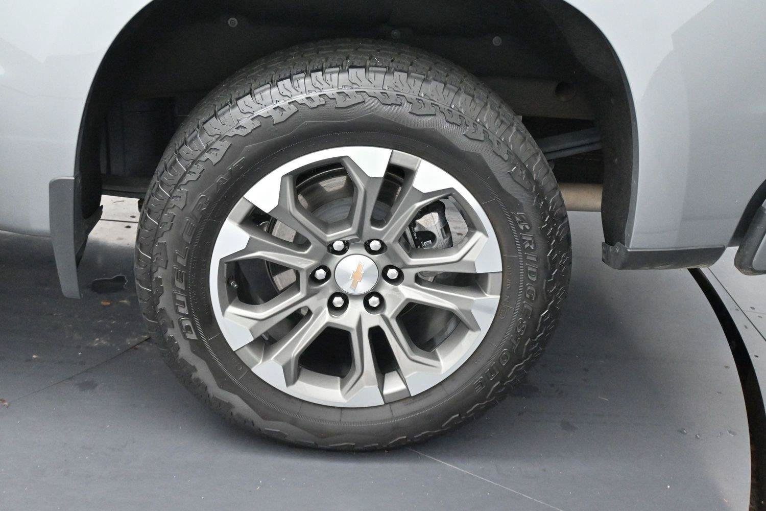 Used 2025 Chevrolet Silverado 1500 High Country w/ Technology Package AWD/4WD image 36