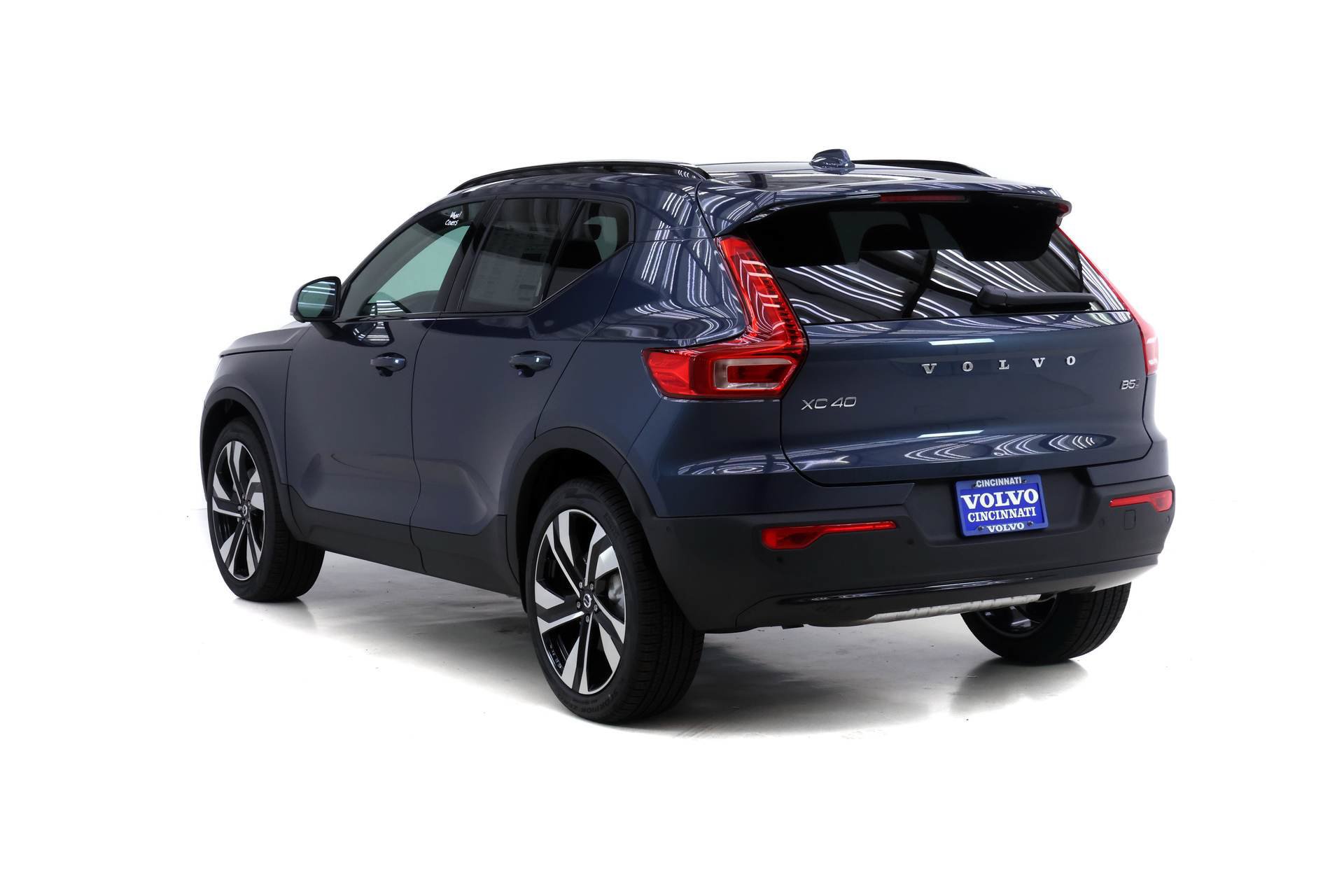 New 2026 Volvo XC40 B5 Ultra w/ Protection Package Premier AWD/4WD image 5