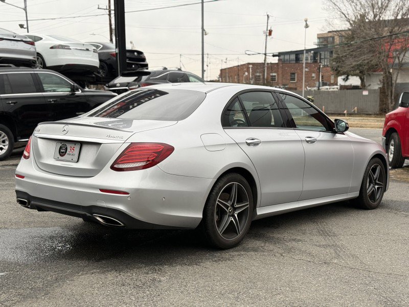 Used 2018 Mercedes-Benz E 300 4MATIC image 4