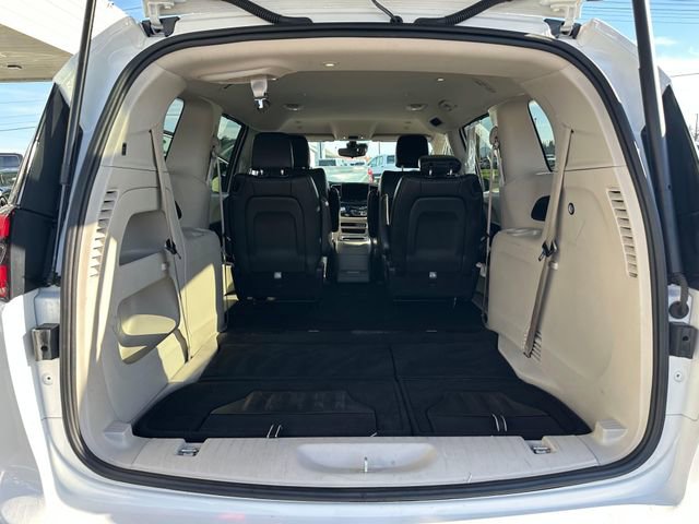 Used 2023 Chrysler Pacifica Touring-L image 13