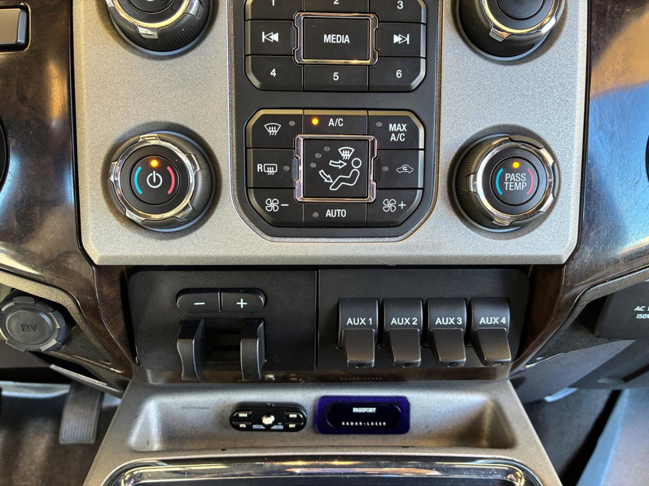 Used 2015 Ford F250 Platinum w/ FX4 Off-Road Package image 25