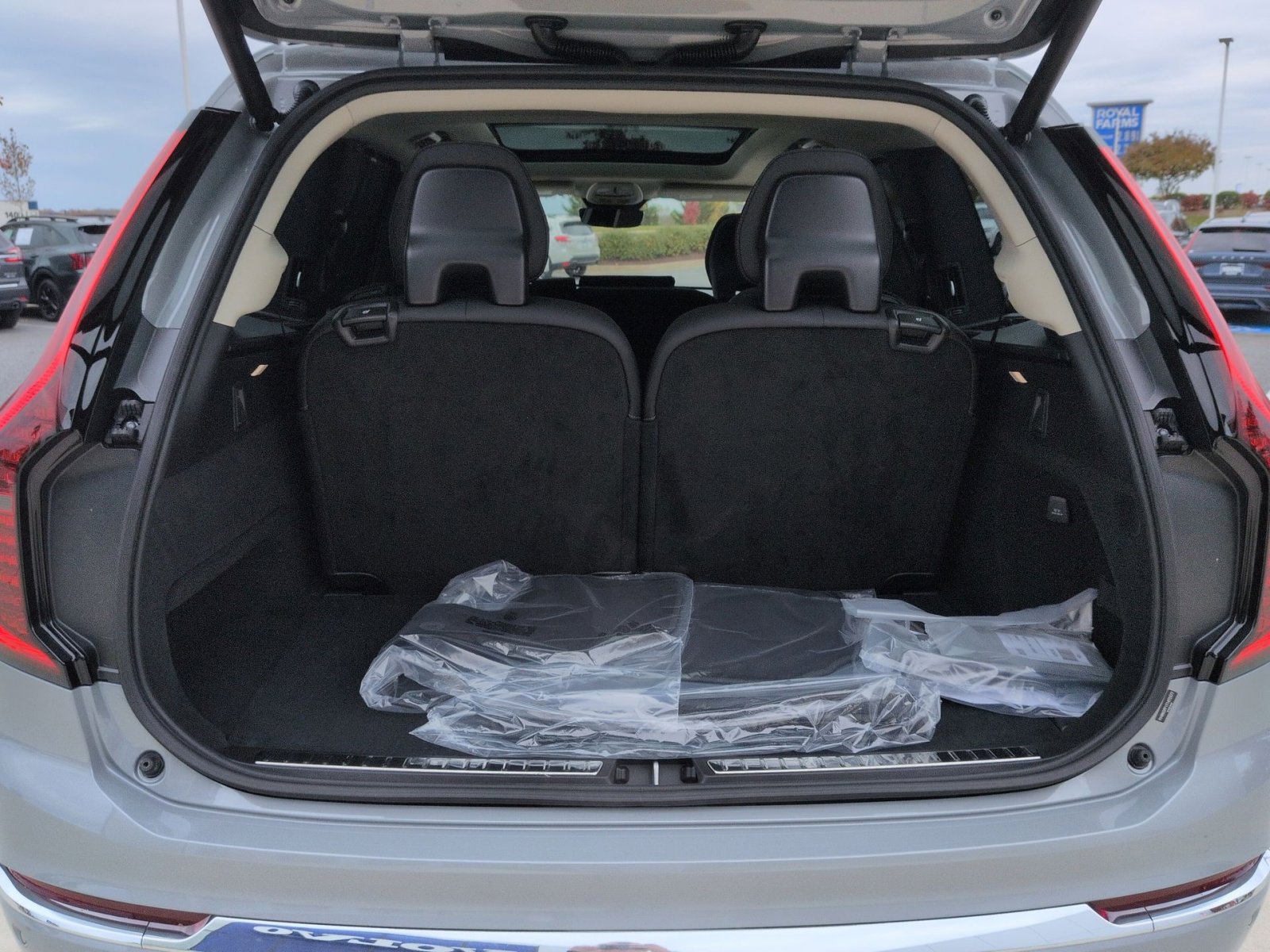 New 2026 Volvo XC90 B6 Ultra image 27