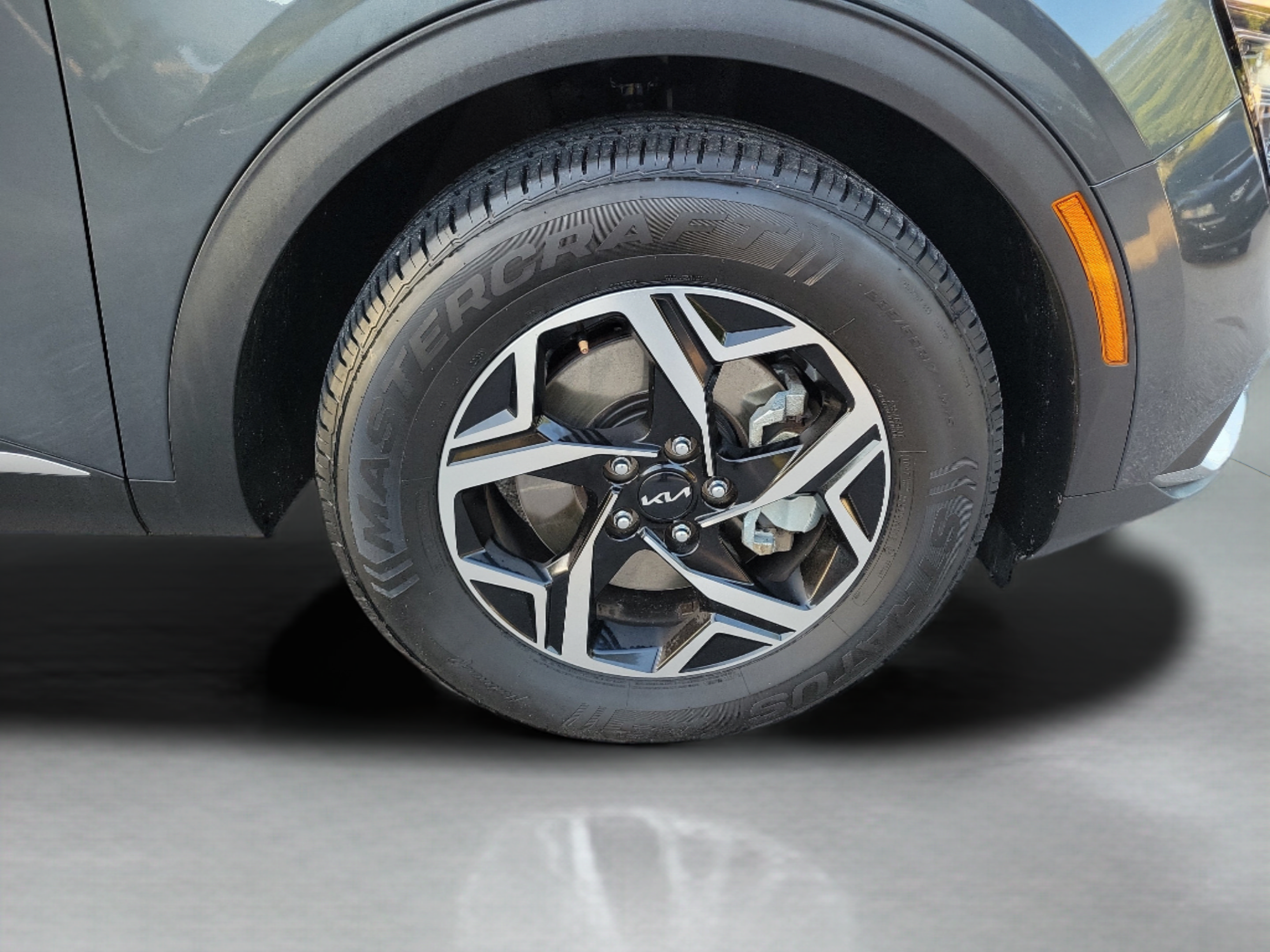Certified 2024 Kia Sportage LX FWD image 29