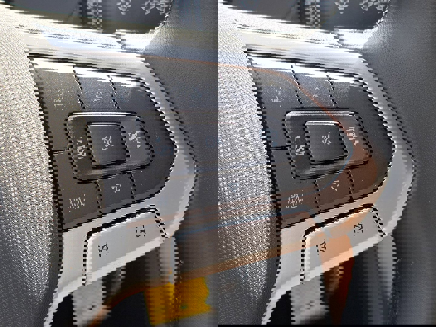 Used 2025 Volkswagen Jetta Sport image 11