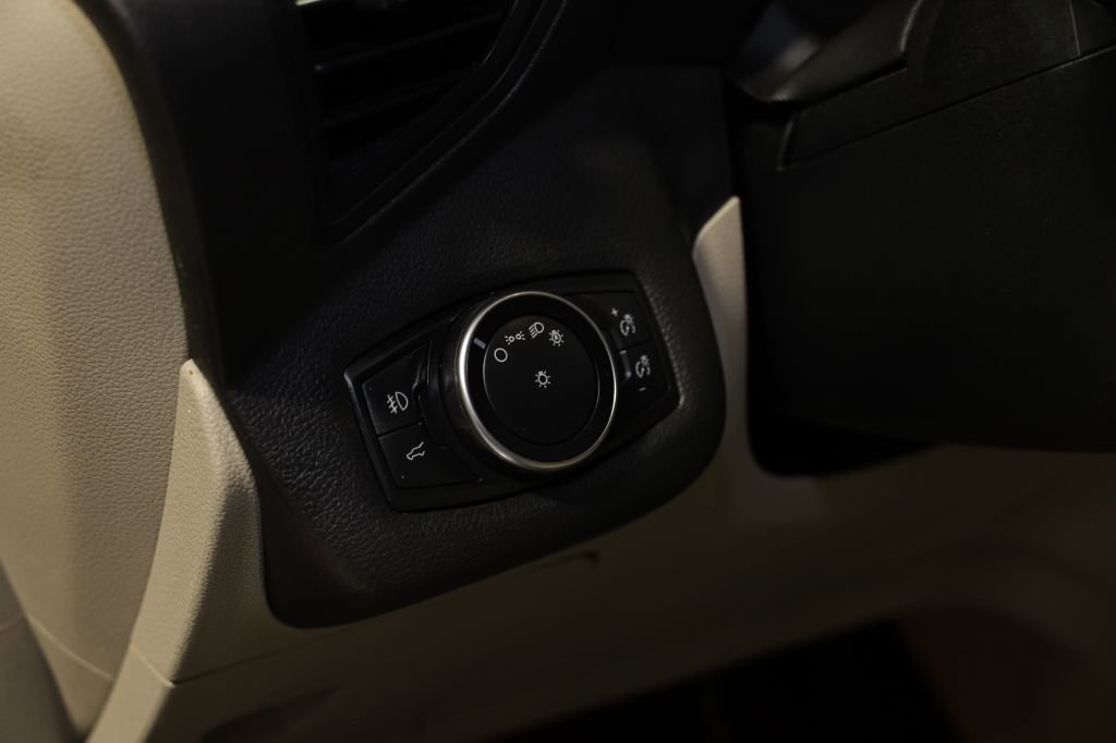 Used 2017 Ford Escape SE w/ SE Cold Weather Package image 12