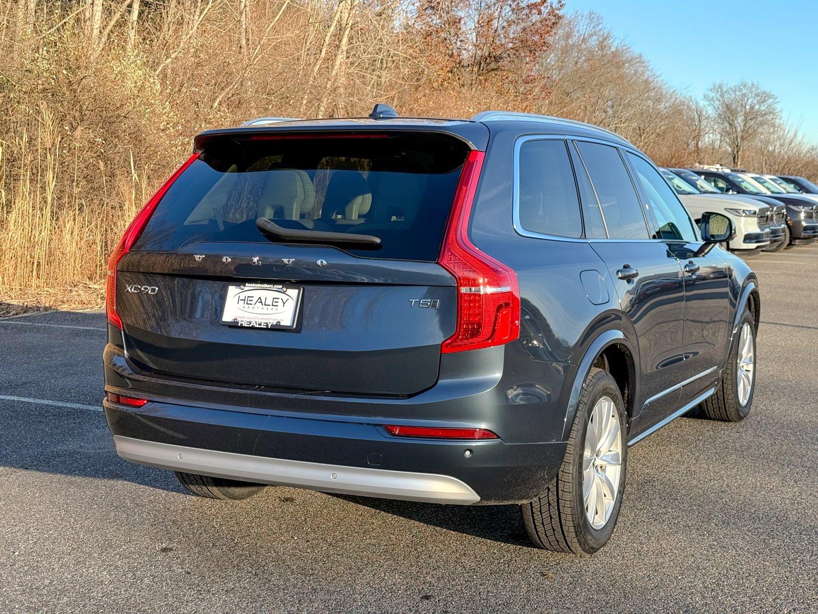 Used 2022 Volvo XC90 T5 Momentum w/ Climate Package image 6