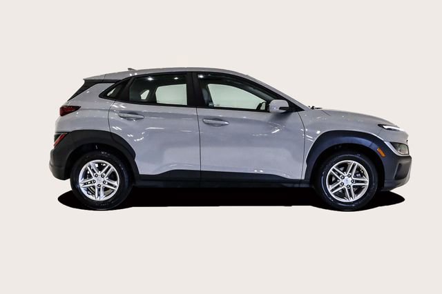 Used 2022 Hyundai Kona SE image 4