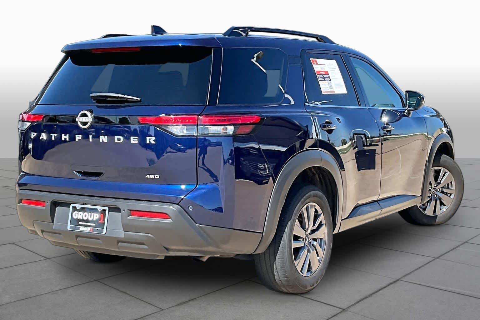 Used 2025 Nissan Pathfinder SV AWD/4WD image 12