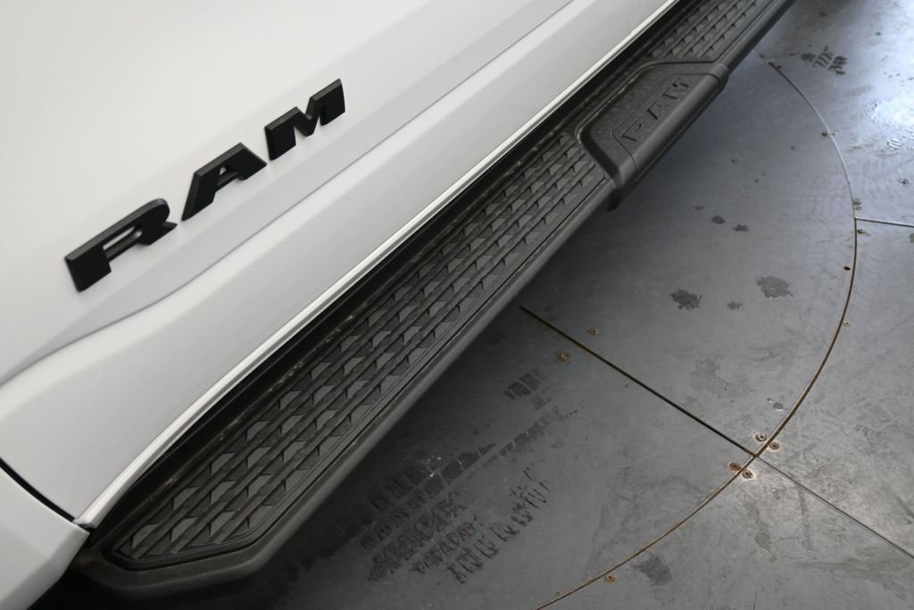 New 2026 RAM 1500 Express AWD/4WD image 10