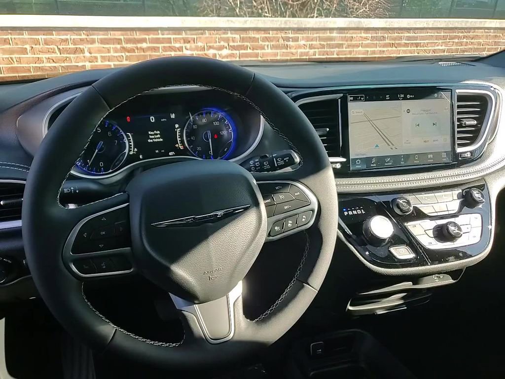New 2026 Chrysler Pacifica Select AWD/4WD image 20