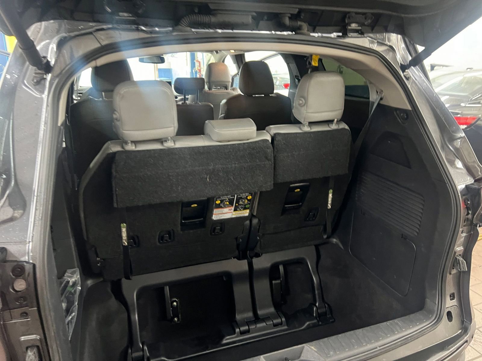 Used 2025 Toyota Sienna XLE image 30