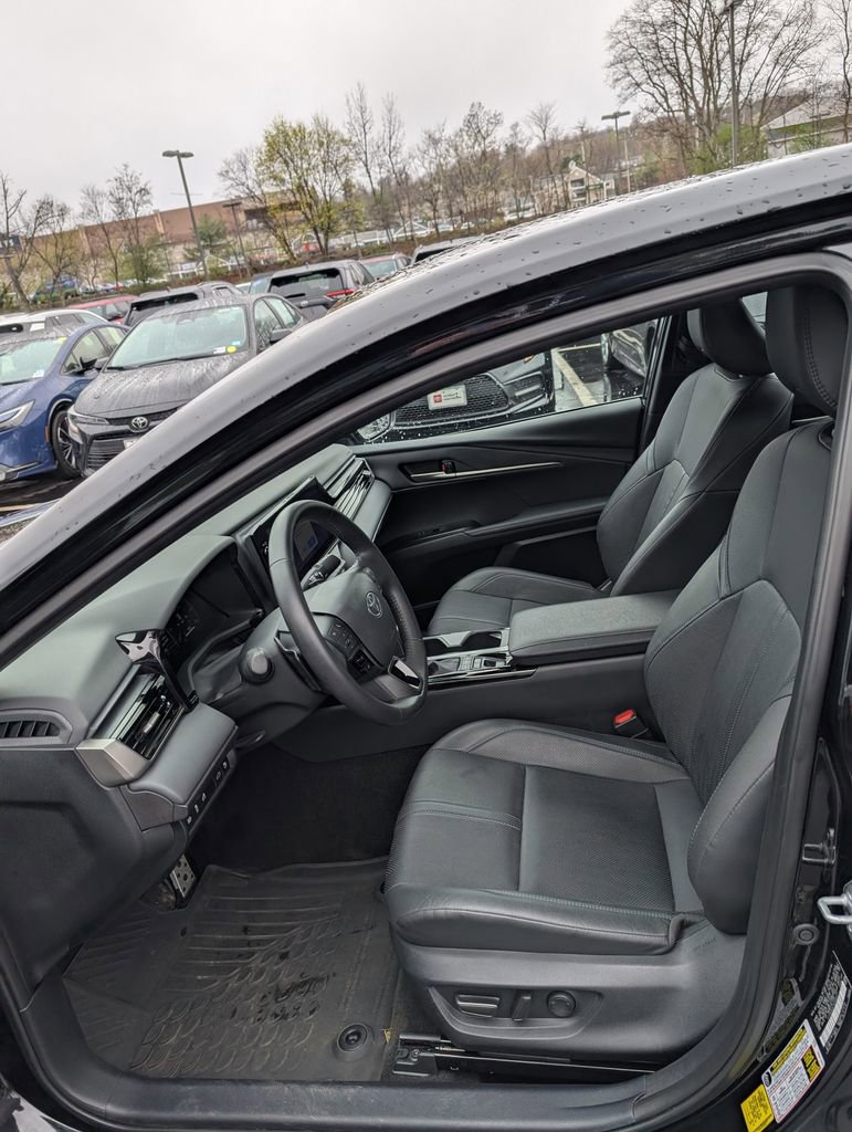 Used 2025 Toyota Camry XSE image 13