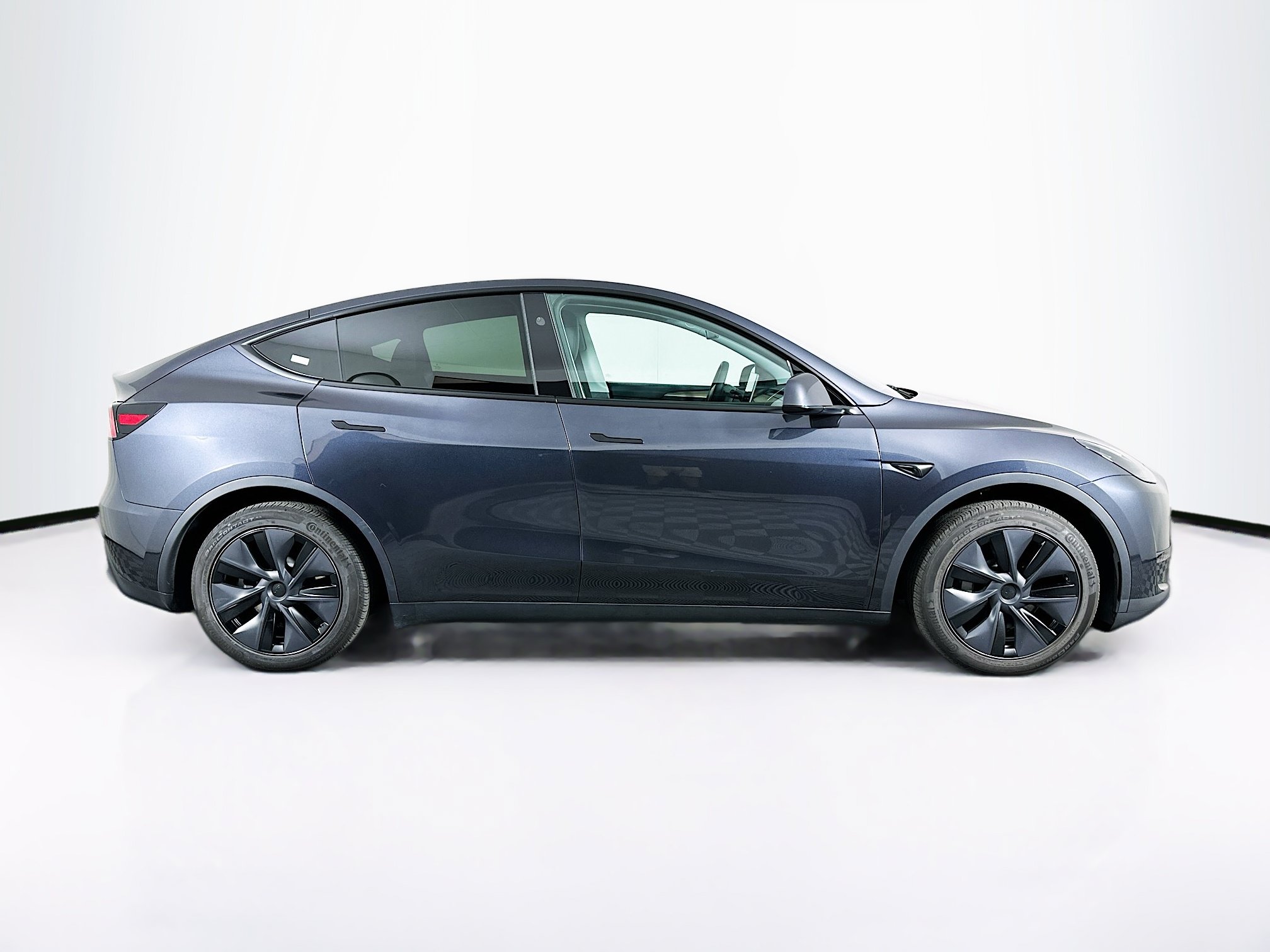 Used 2025 Tesla Model Y Long Range RWD image 10