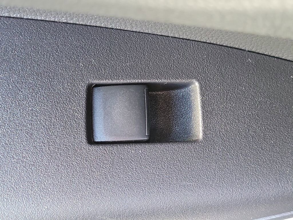 Used 2023 Toyota Corolla SE w/ SE Premium Package image 16