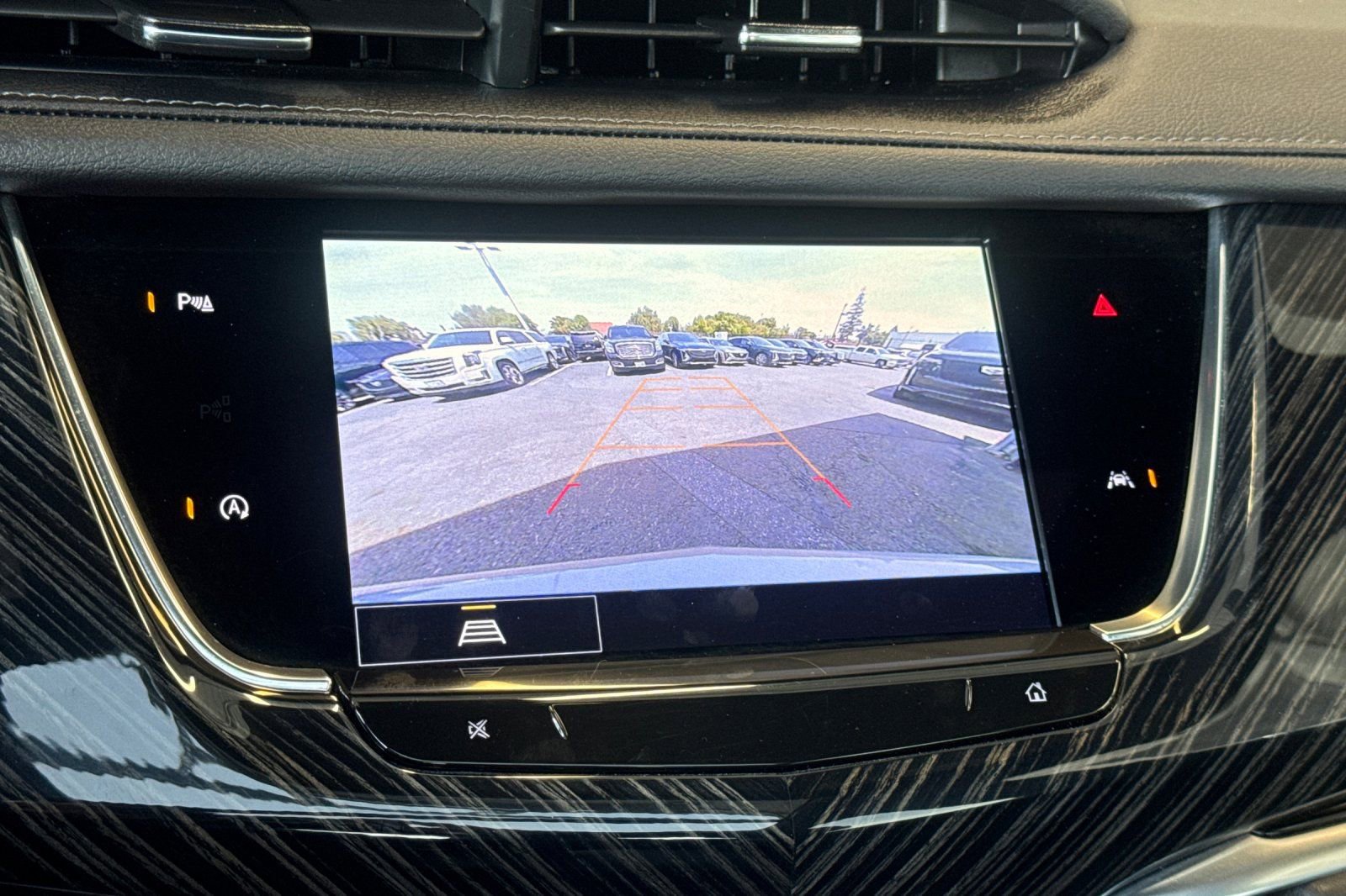 Certified 2025 Cadillac XT6 Premium Luxury FWD image 27
