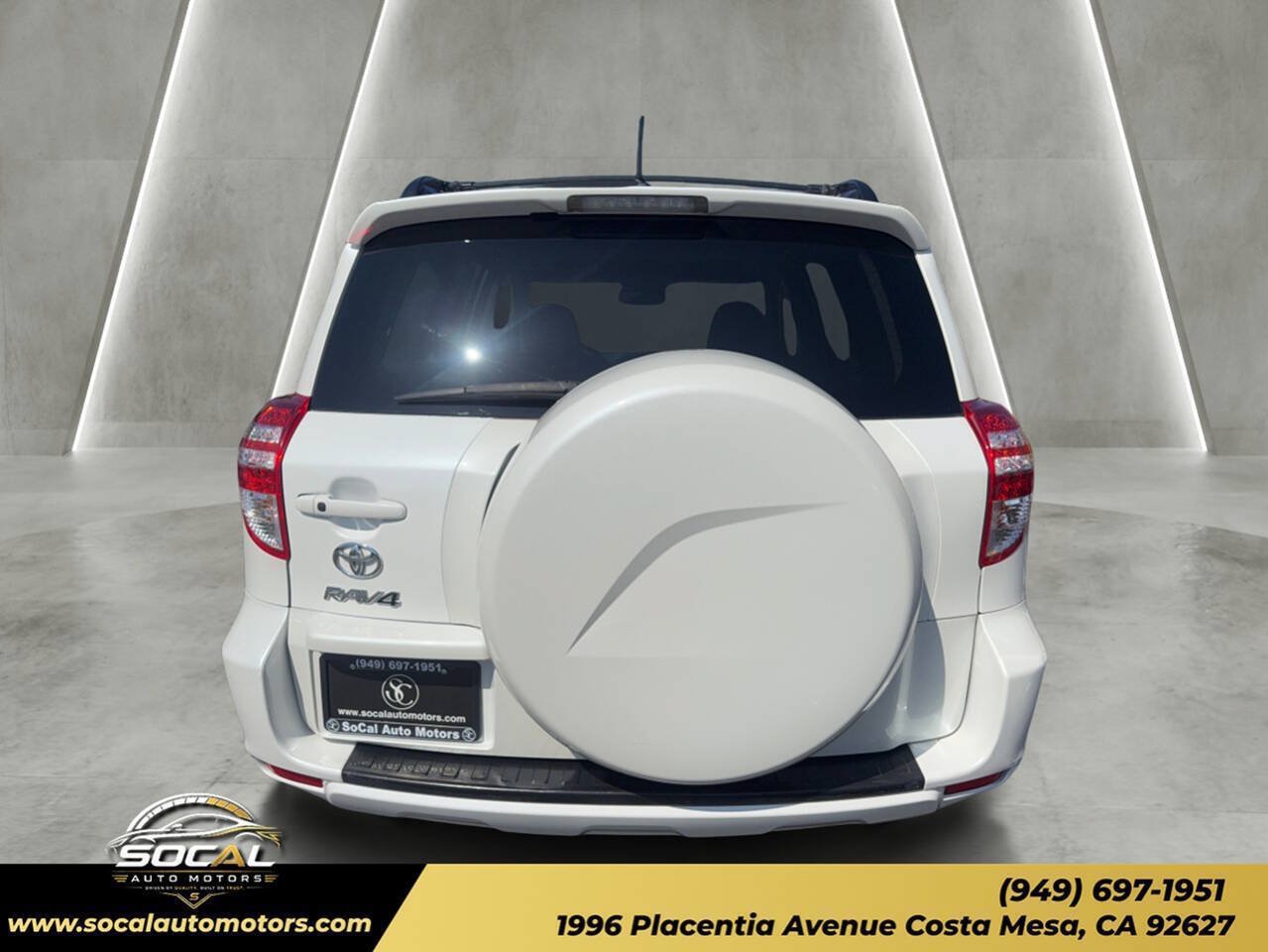 Used 2011 Toyota RAV4 Limited w/ Limited Extra Value Pkg FWD image 4
