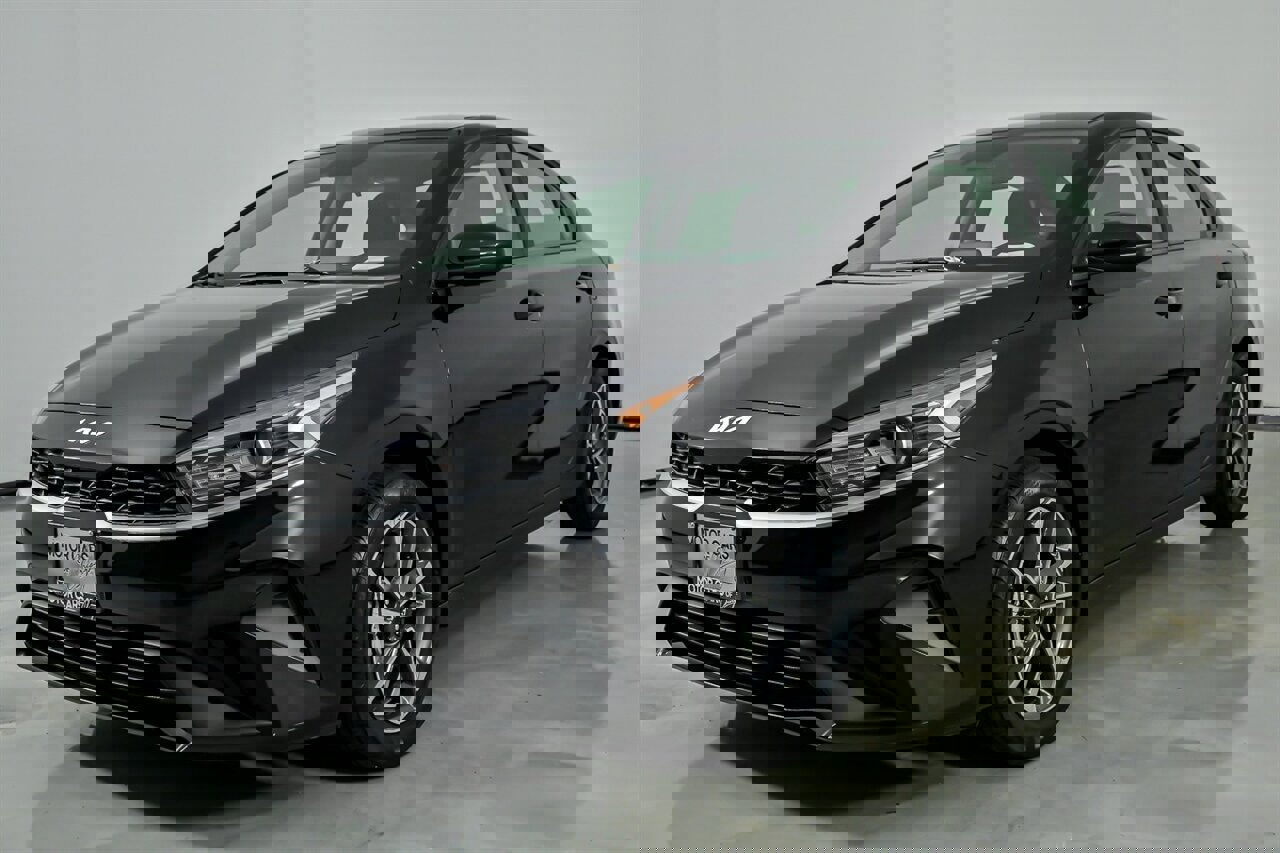 Used 2024 Kia Forte LXS image 6