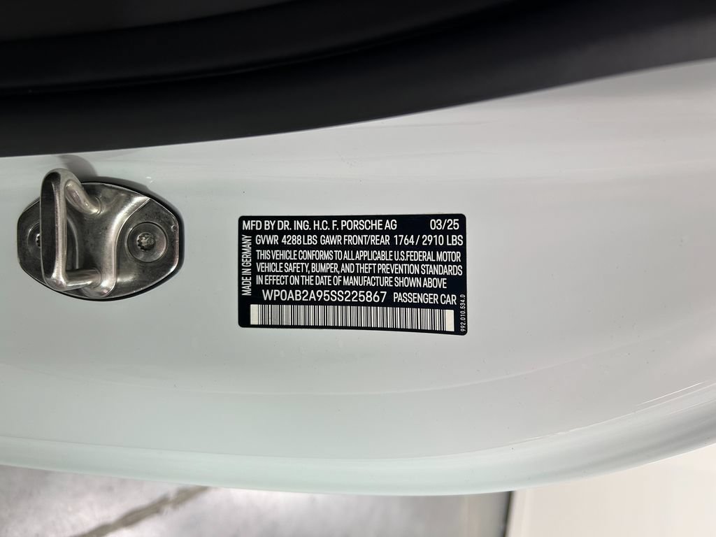 Certified 2025 Porsche 911 Carrera GTS RWD image 31