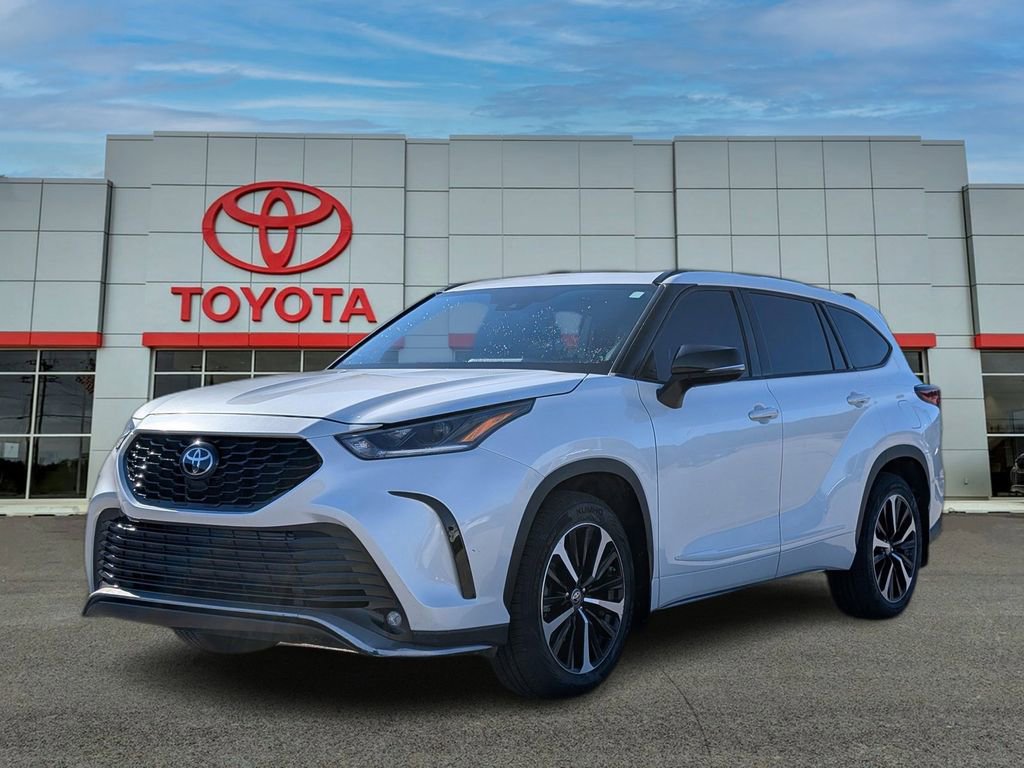 Used 2022 Toyota Highlander XSE