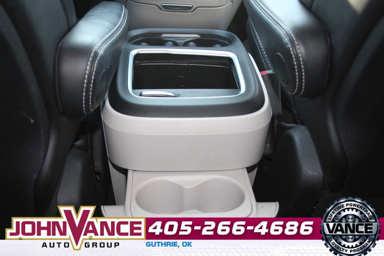 Used 2024 Chrysler Pacifica Touring-L image 24