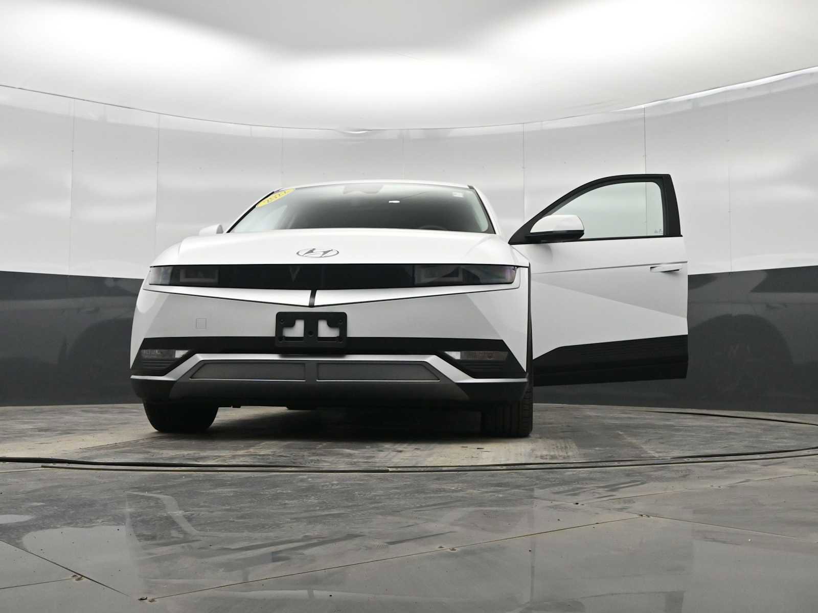 Used 2022 Hyundai Ioniq 5 SE w/ Cargo Package image 31