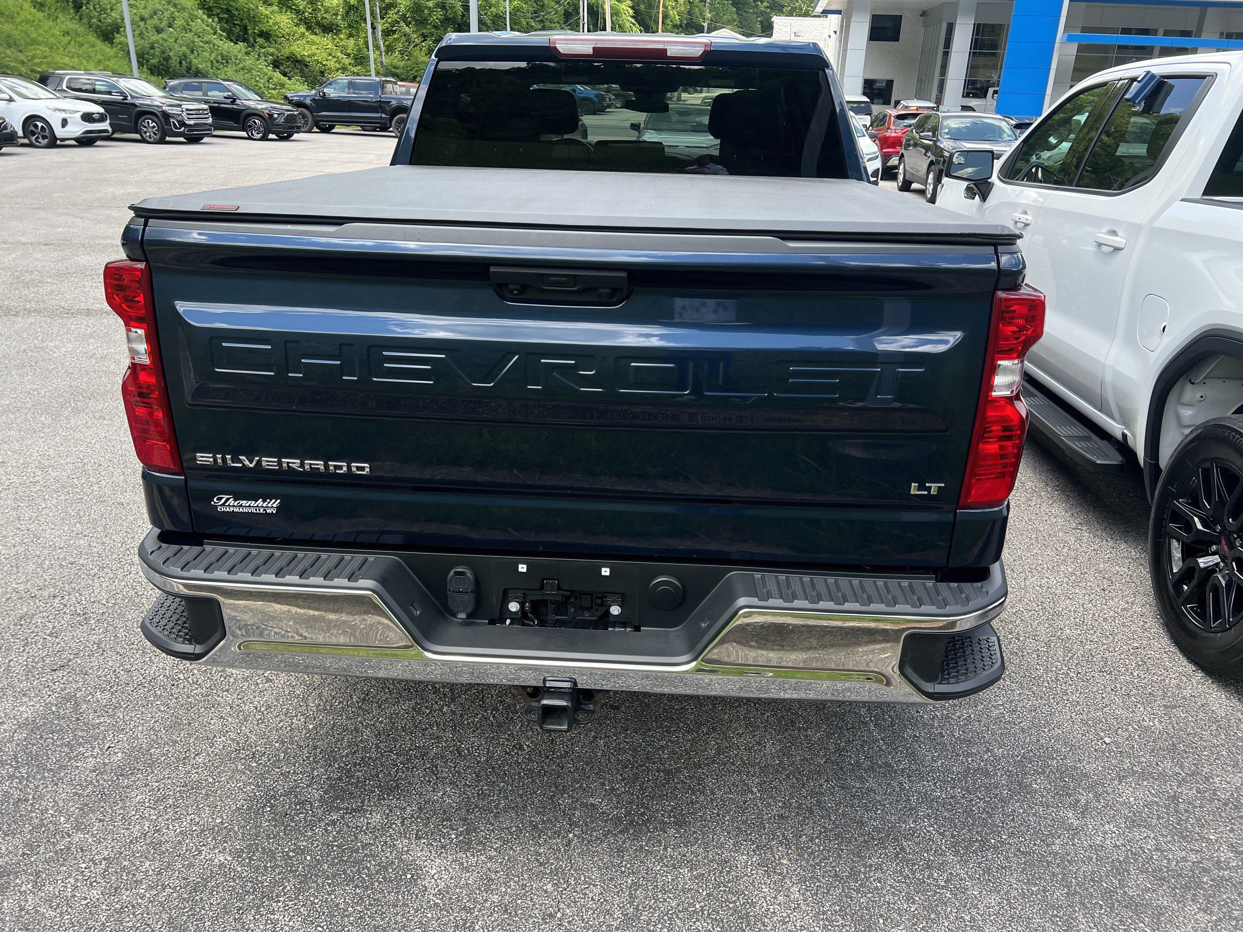 Used 2023 Chevrolet Silverado 1500 LT AWD/4WD image 4