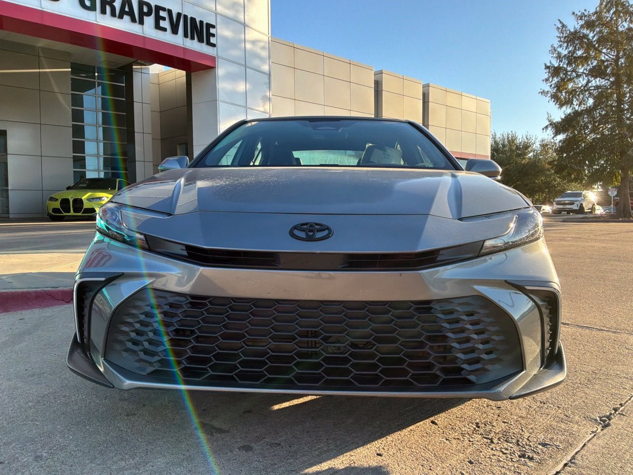 New 2026 Toyota Camry Hybrid FWD image 3