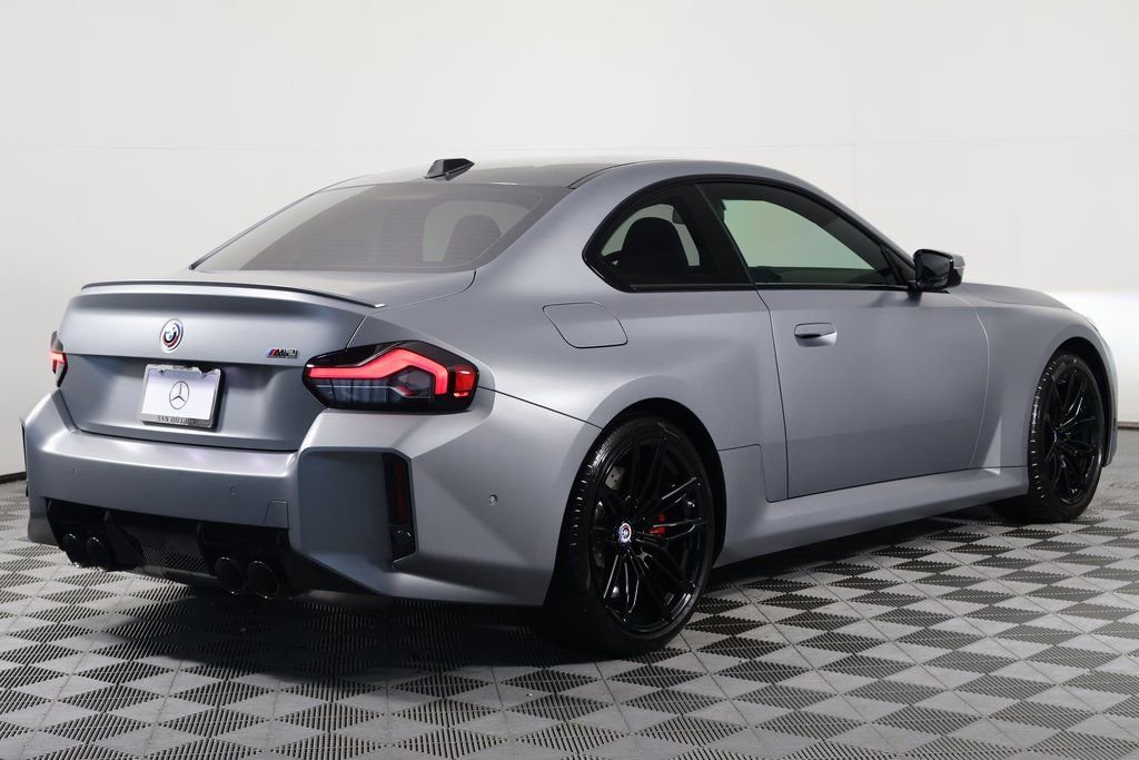 Used 2025 BMW M2 w/ Lighting Package image 4