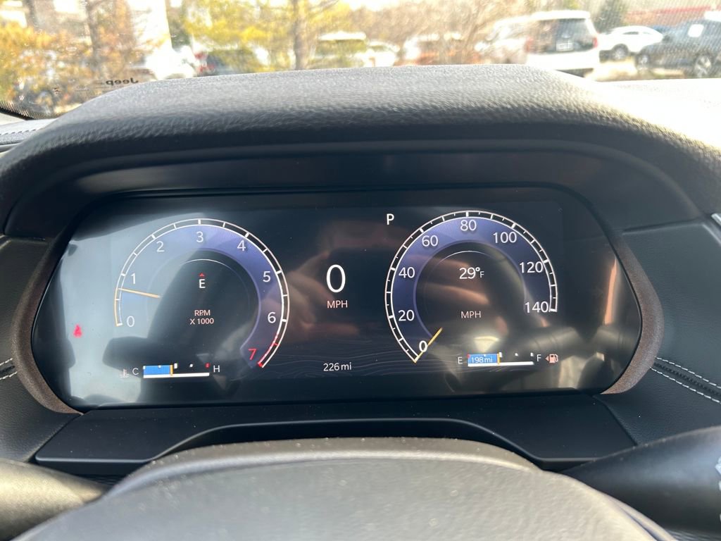 New 2025 Jeep Grand Cherokee L Altitude image 12