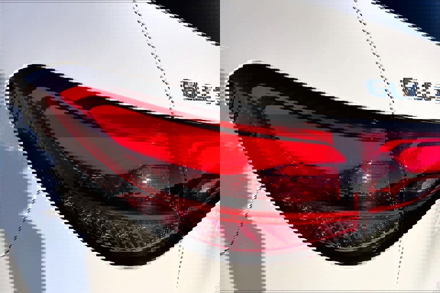 Used 2025 Mercedes-Benz GLC 300 4MATIC image 28